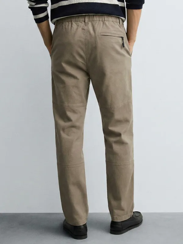 Highlander Men Taupe Relaxed Fit Solid Cargos
