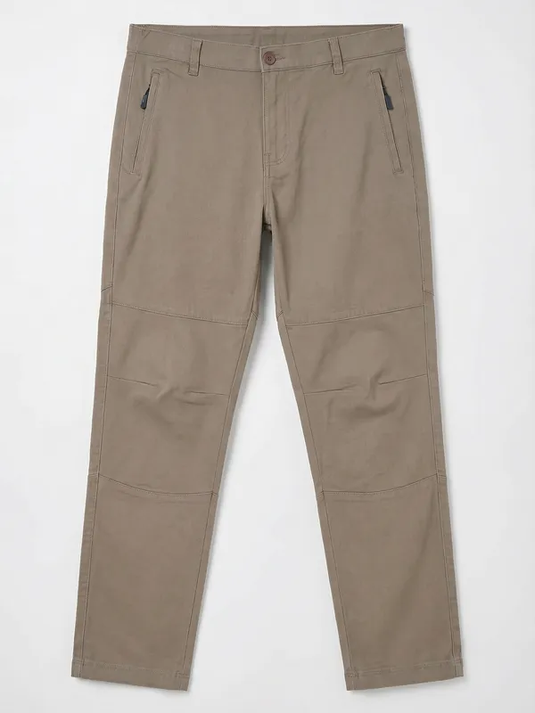 Highlander Men Taupe Relaxed Fit Solid Cargos