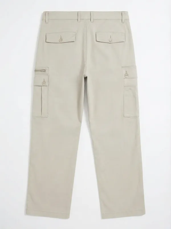 Highlander Men Beige Relaxed Fit Solid Cargo