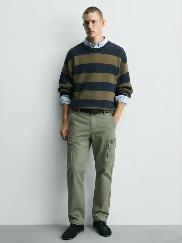 Highlander Men Green Relaxed Fit Solid Cargo