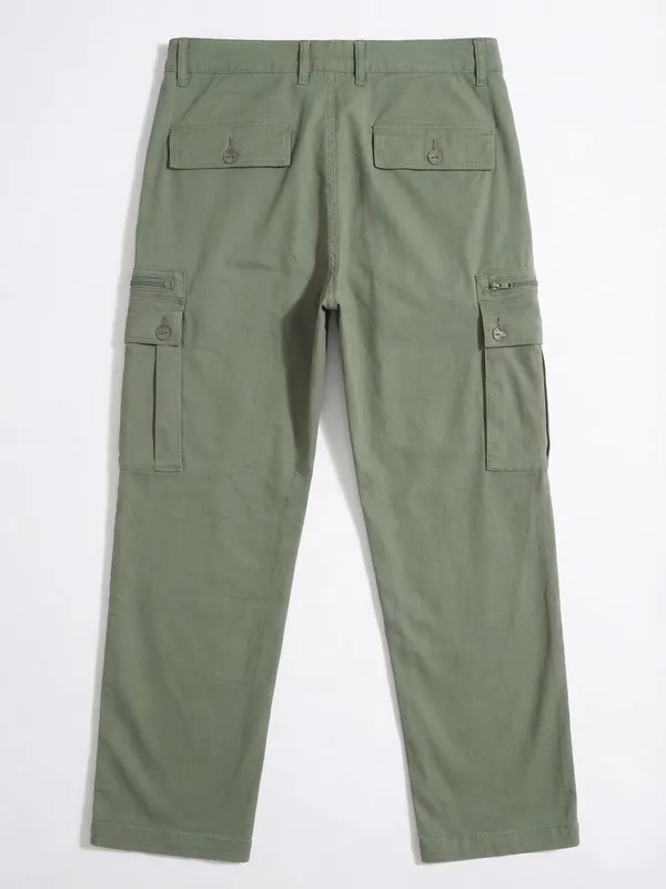 Highlander Men Green Relaxed Fit Solid Cargo