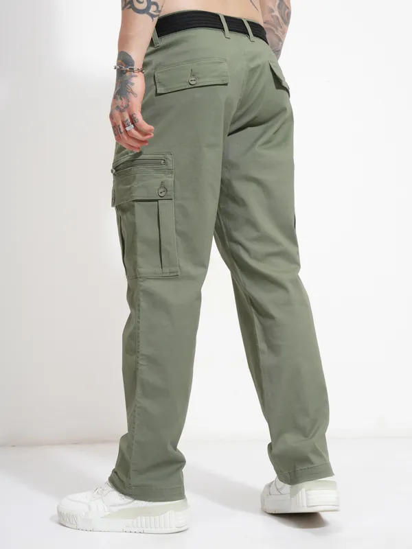 Highlander Men Green Relaxed Fit Solid Cargo