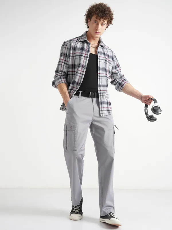 Highlander Men Grey Relaxed Fit SOlid Cargo