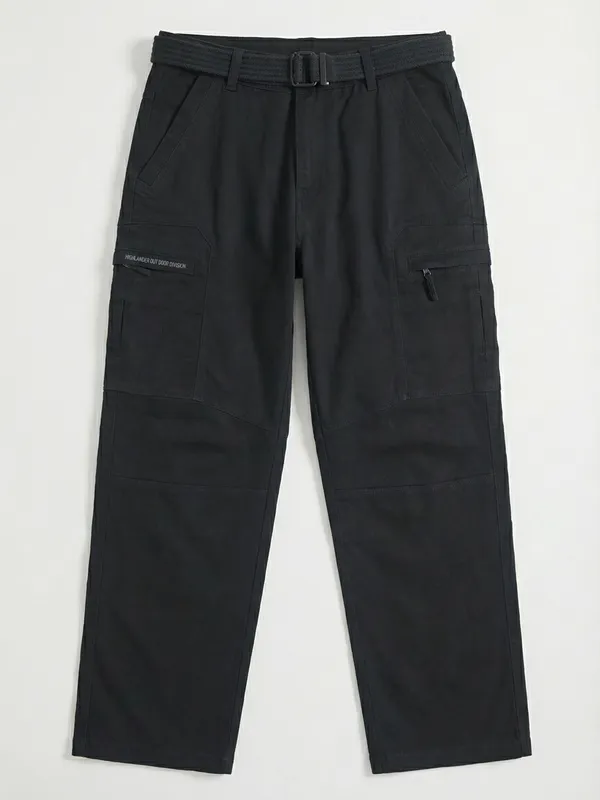 Highlander Men Black Relaxed Fit Solid Cargos