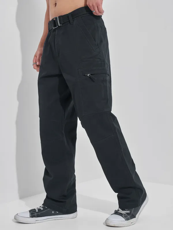 Highlander Men Black Relaxed Fit Solid Cargos