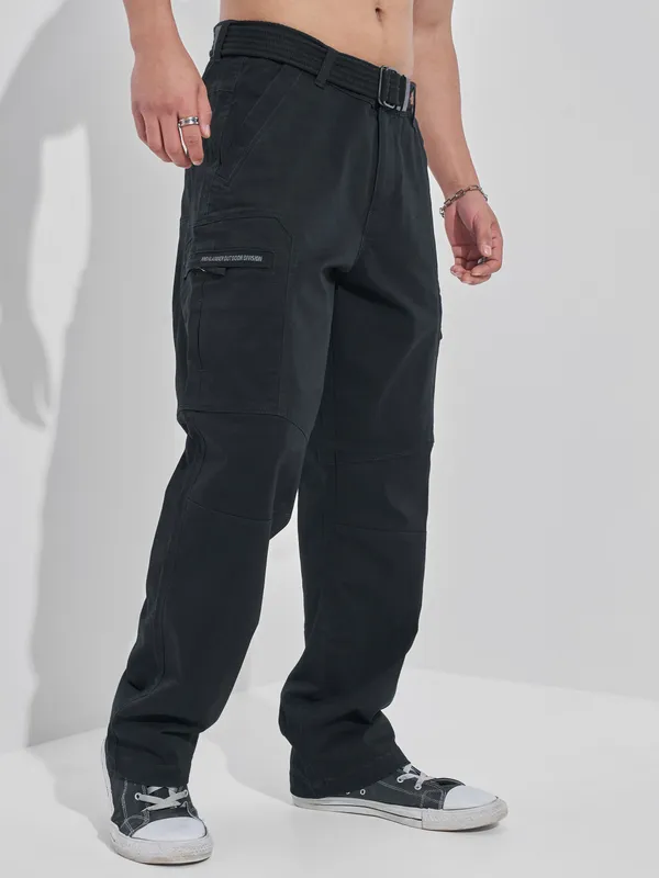 Highlander Men Black Relaxed Fit Solid Cargos
