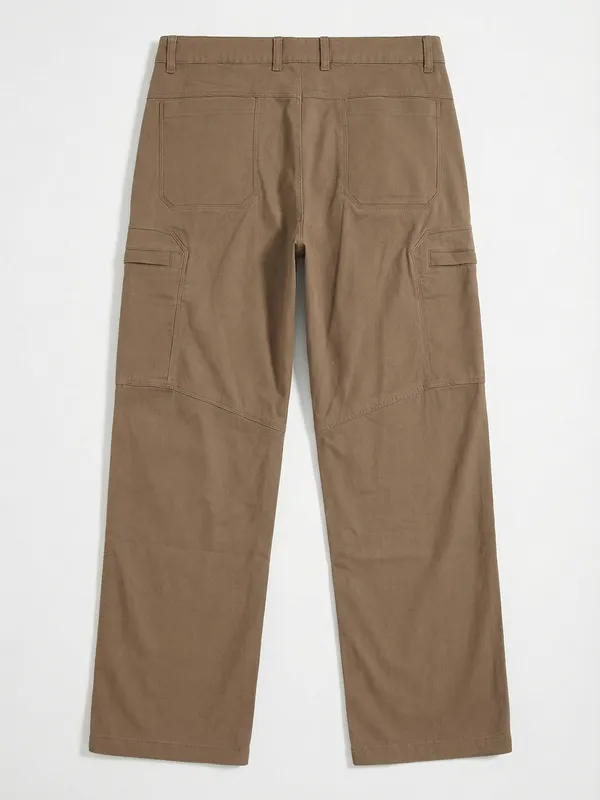 Highlander Men Brown Relaxed Fit Solid Cargos