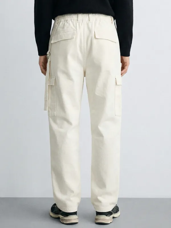 Highlander Men Grey Relaxed Fit Solid Cargo