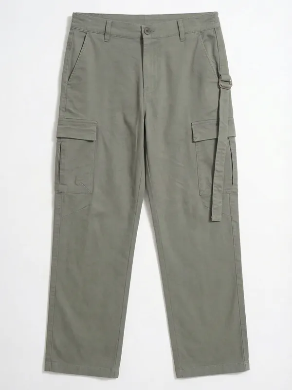 Highlander Men Olive Relaxed Fit Solid Cargo