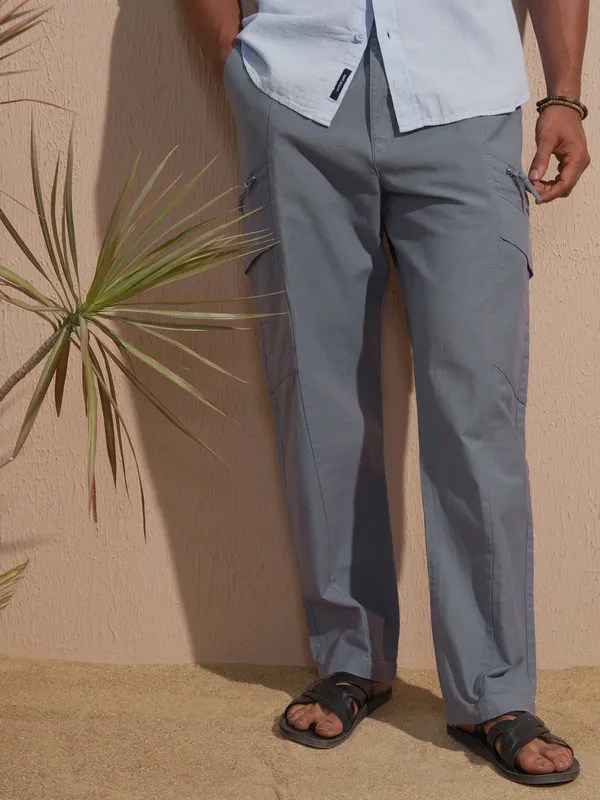 Highlander Men Brown Relaxed Fit Solid Cargo