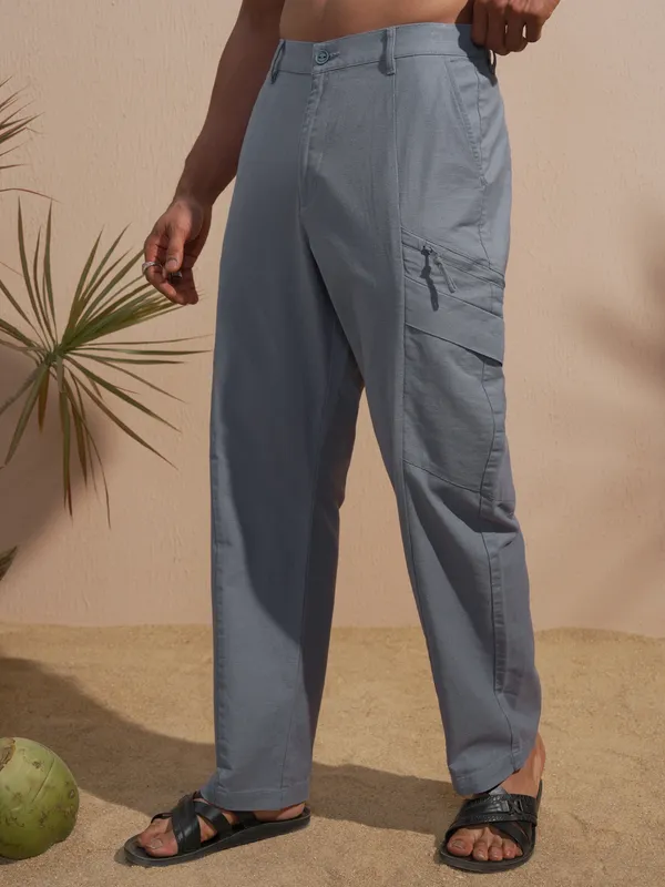 Highlander Men Brown Relaxed Fit Solid Cargo