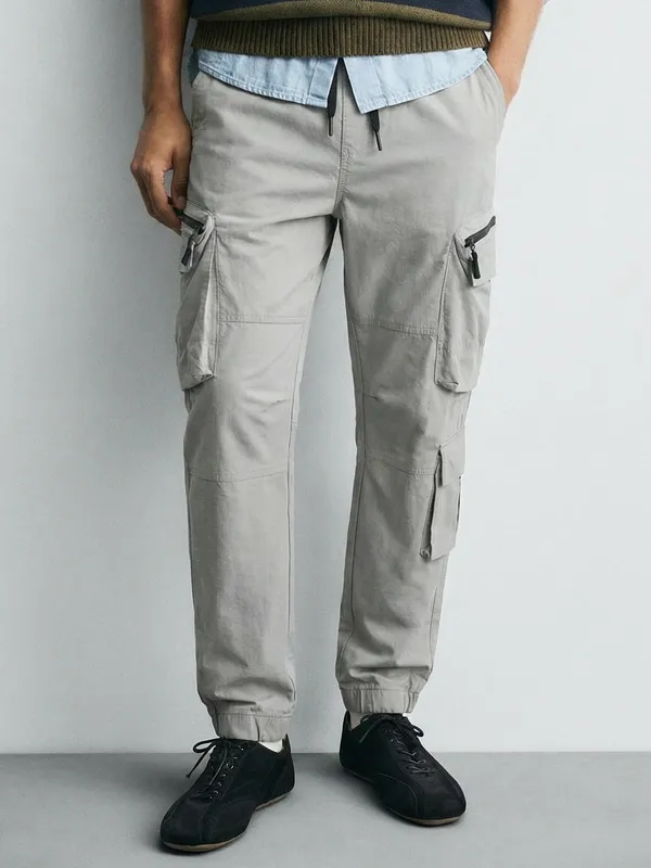Highlander Men Grey Baggy Solid Cargos