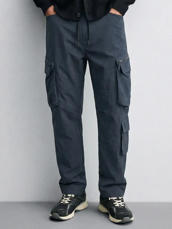 Highlander Men Blue Baggy Solid Cargos