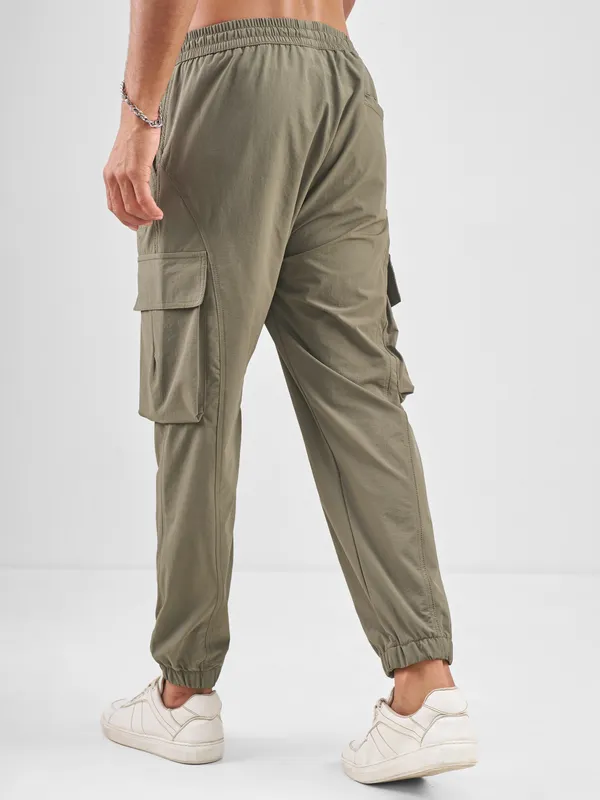 Highlander Men Tan Baggy Fit Solid Cargos