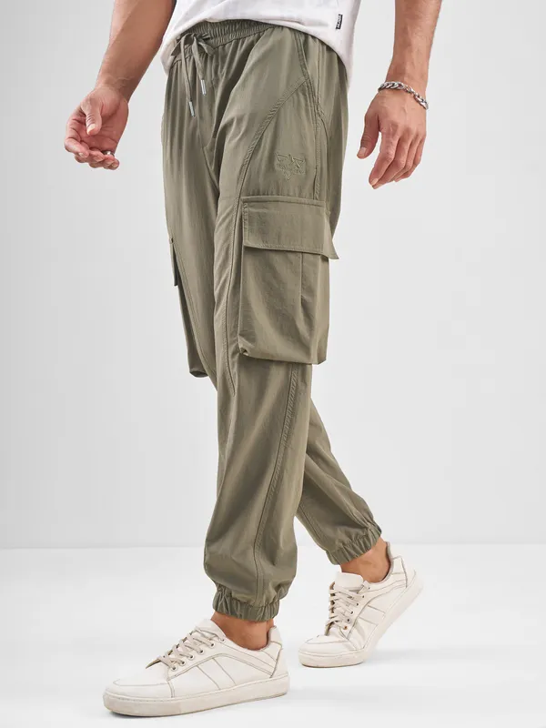 Highlander Men Tan Baggy Fit Solid Cargos