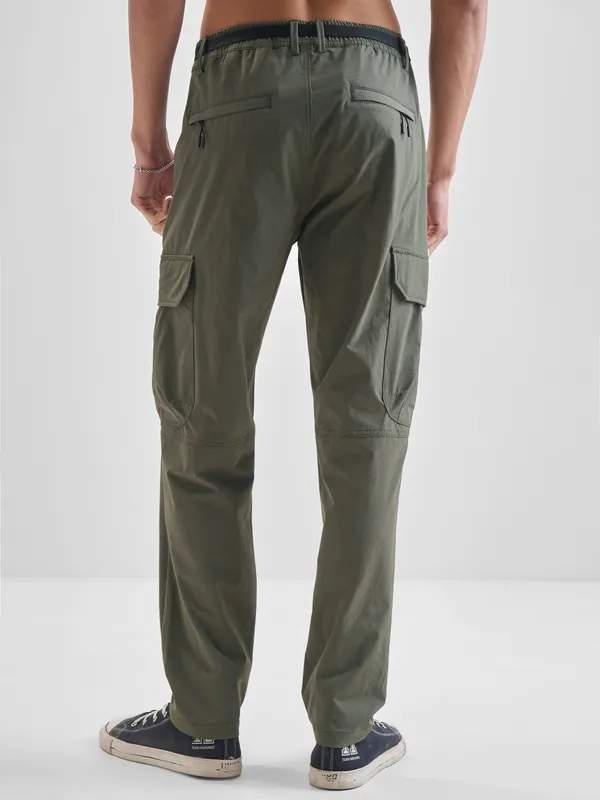 Highlander Men Olive Relaxed Fit Solid Cargos