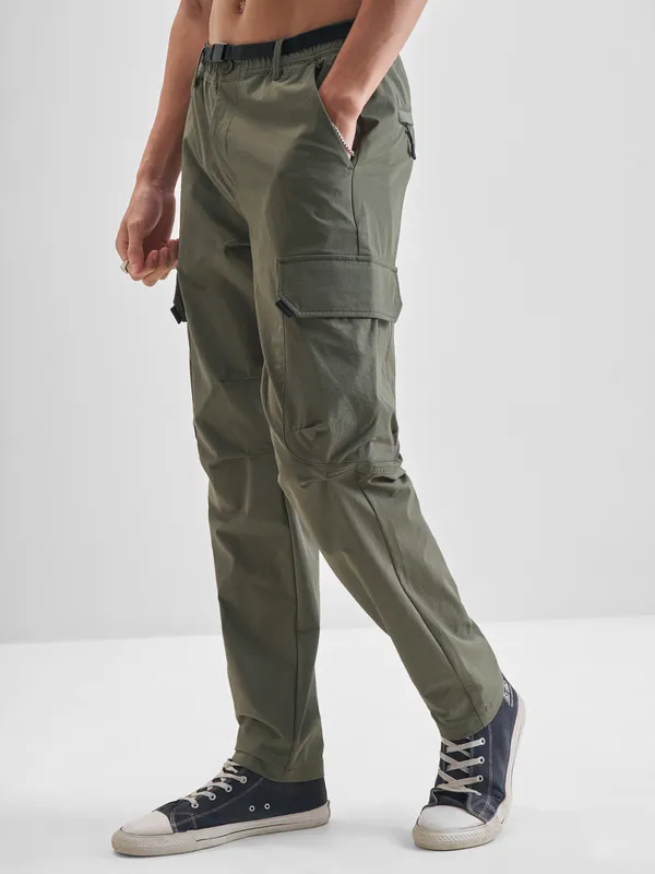 Highlander Men Olive Relaxed Fit Solid Cargos