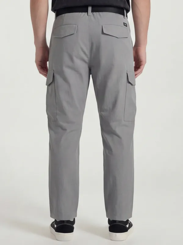 Highlander Men Grey Relaxed Fit Solid Cargos