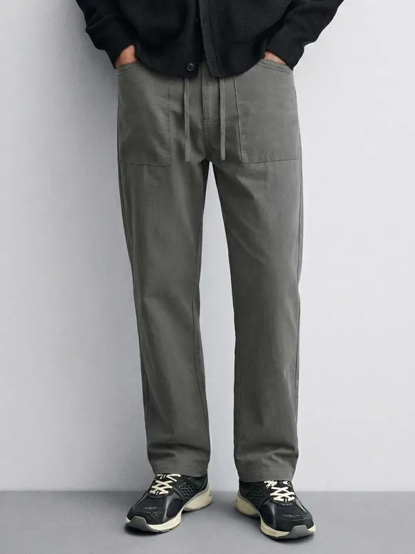 Highlander Men Grey Relaxed Fit Solid Casual Trouser