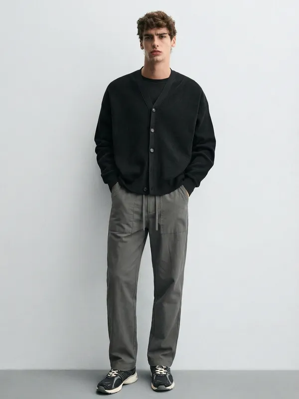 Highlander Men Grey Relaxed Fit Solid Casual Trouser