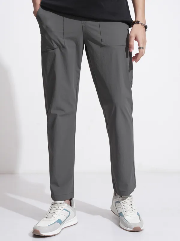 Highlander Men Grey Relaxed Fit Solid Casual Trouser