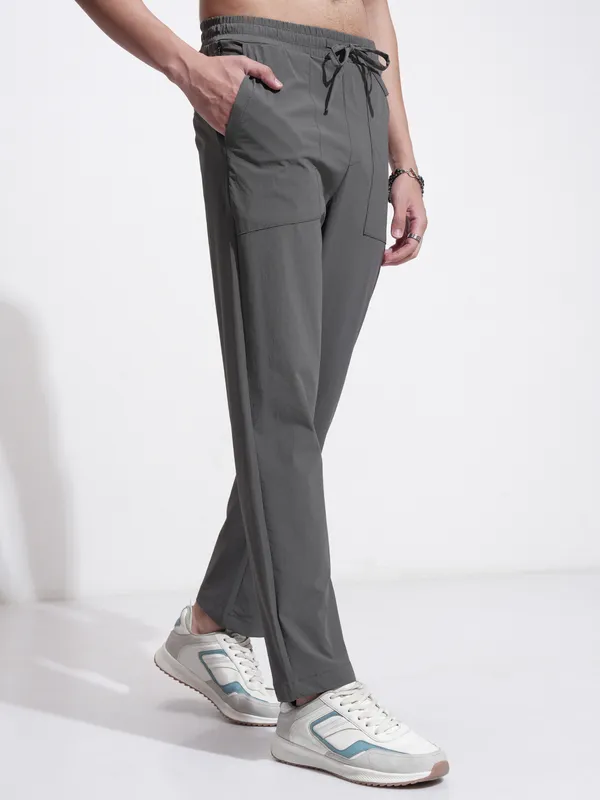 Highlander Men Grey Relaxed Fit Solid Casual Trouser