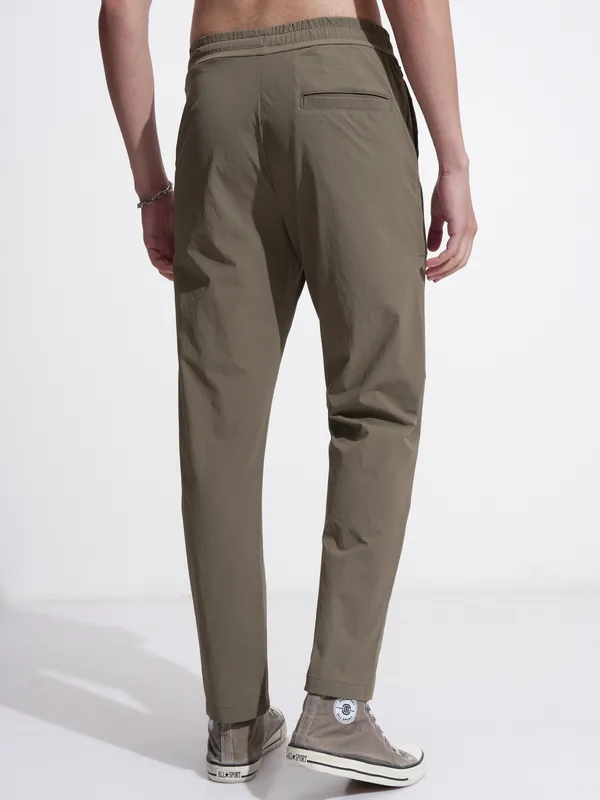 Highlander Men Brown Relaxed Fit Solid Casual Trouser