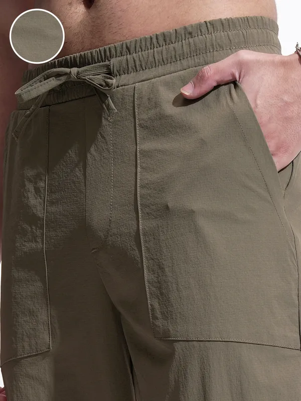 Highlander Men Brown Relaxed Fit Solid Casual Trouser