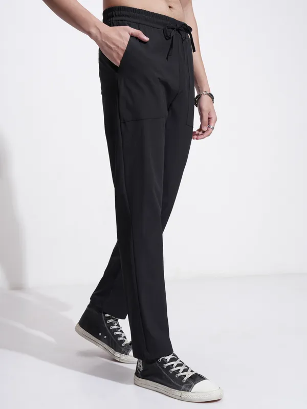 Highlander Men Black Relaxed Fit Solid Casual Trouser