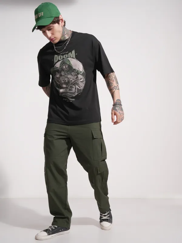 Highlander Men Green Loose Fit Solid Cargo