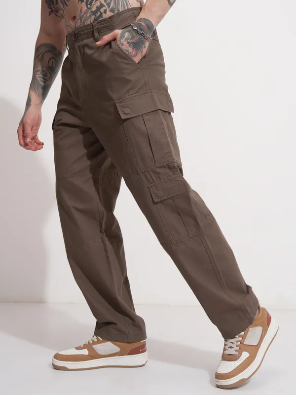 Highlander Men Brown Loose Fit Solid Cargo