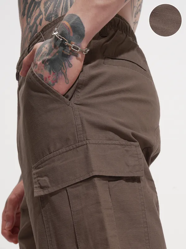 Highlander Men Brown Loose Fit Solid Cargo