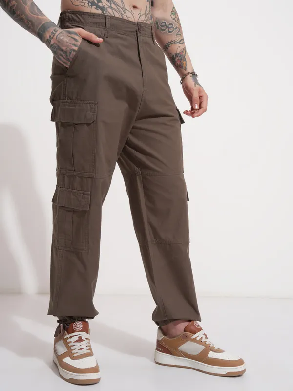 Highlander Men Brown Loose Fit Solid Cargo