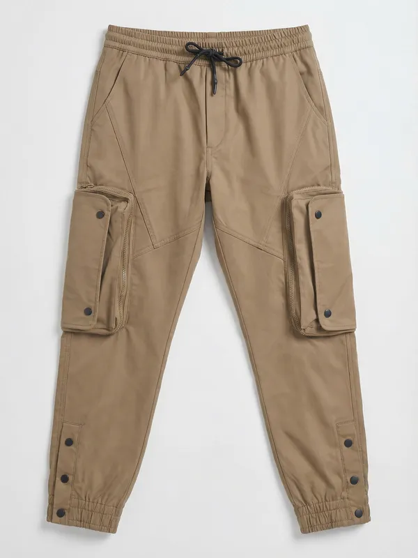 Highlander Men Brown Relaxed Fit Solid Cargos