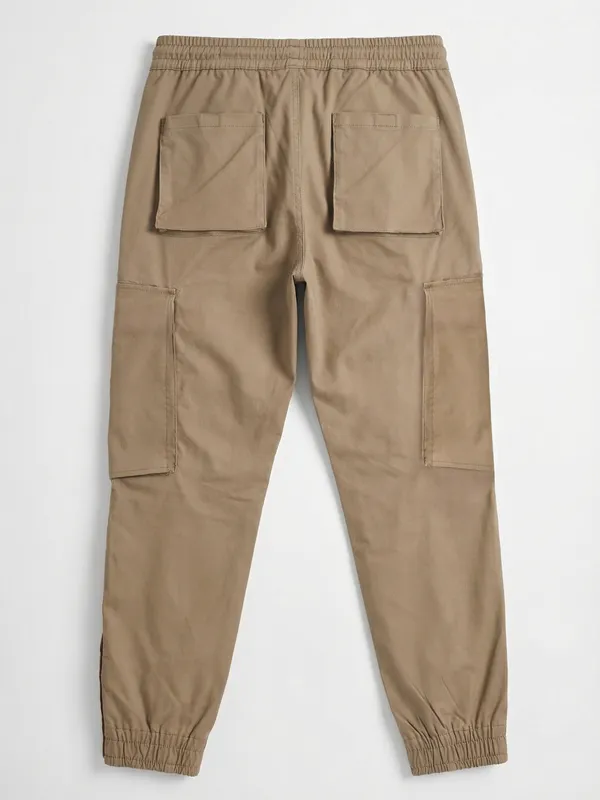 Highlander Men Brown Relaxed Fit Solid Cargos