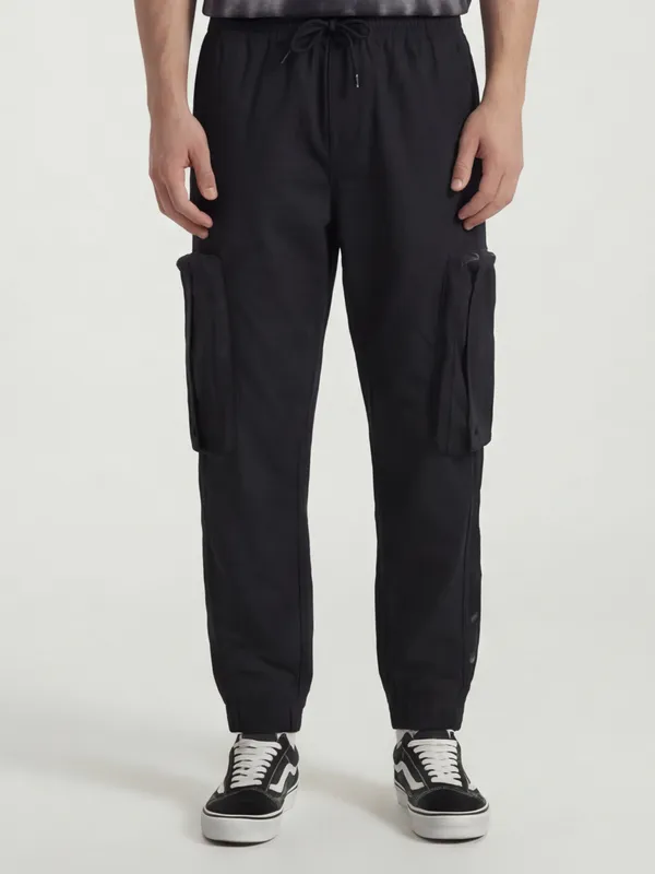 Highlander Men Black Relaxed Fit Solid Cargos