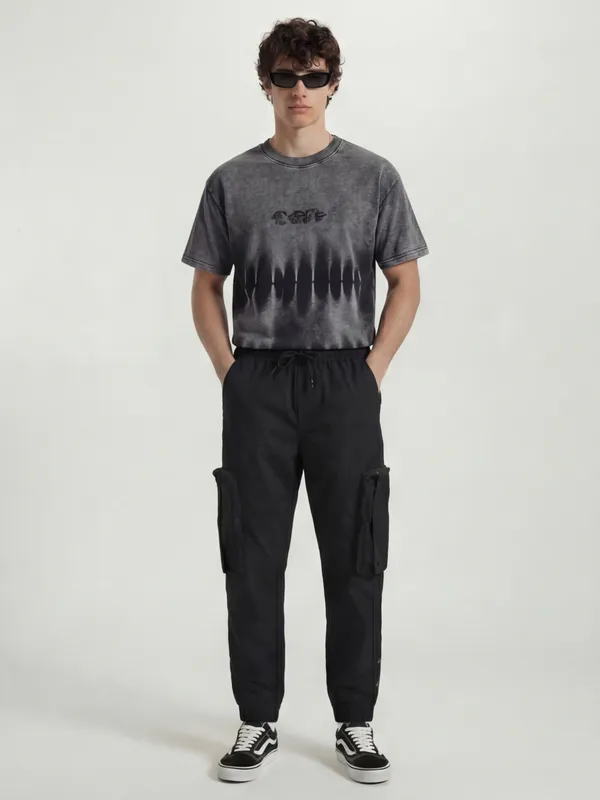 Highlander Men Black Relaxed Fit Solid Cargos