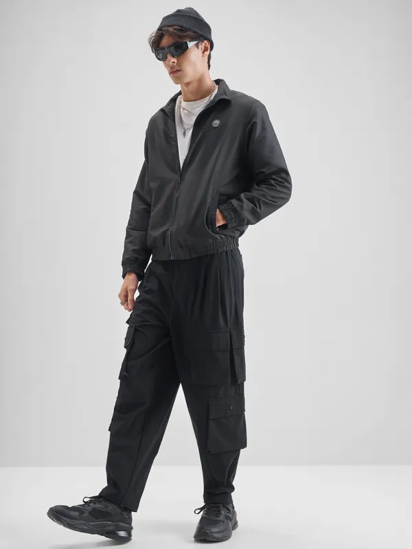 Highlander Men Black Loose Fit Solid Cargos