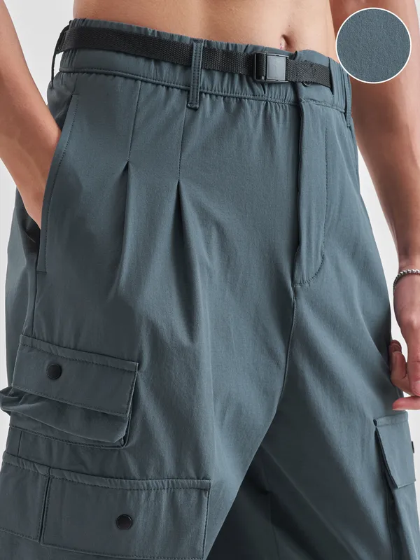 Highlander Men Teal Loose Fit Solid Cargos