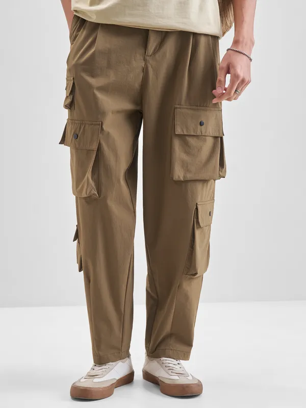 Highlander Men Brown Loose Fit Solid Cargos