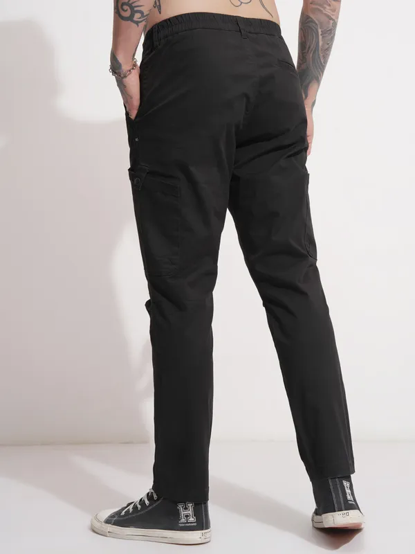 Highlander Men Black Regular Fit Solid Cargo
