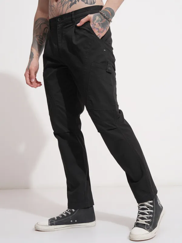 Highlander Men Black Regular Fit Solid Cargo
