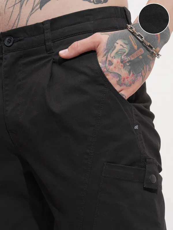 Highlander Men Black Regular Fit Solid Cargo