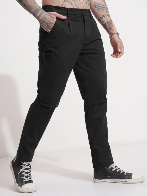 Highlander Men Black Regular Fit Solid Cargo