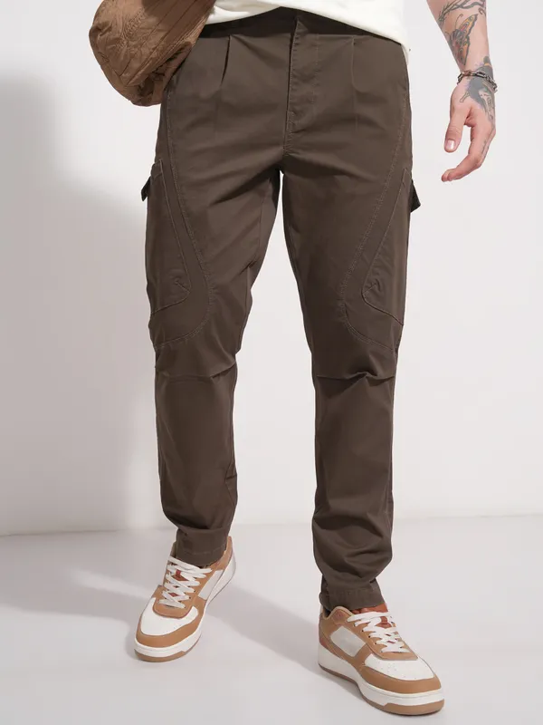 Highlander Men Brown Relaxed Fit Solid Cargo