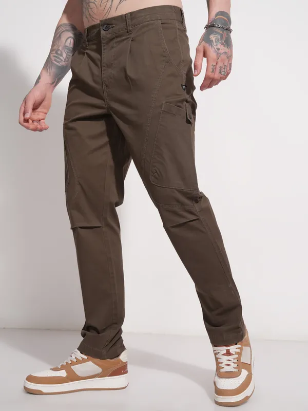 Highlander Men Brown Relaxed Fit Solid Cargo