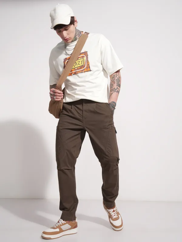 Highlander Men Brown Relaxed Fit Solid Cargo