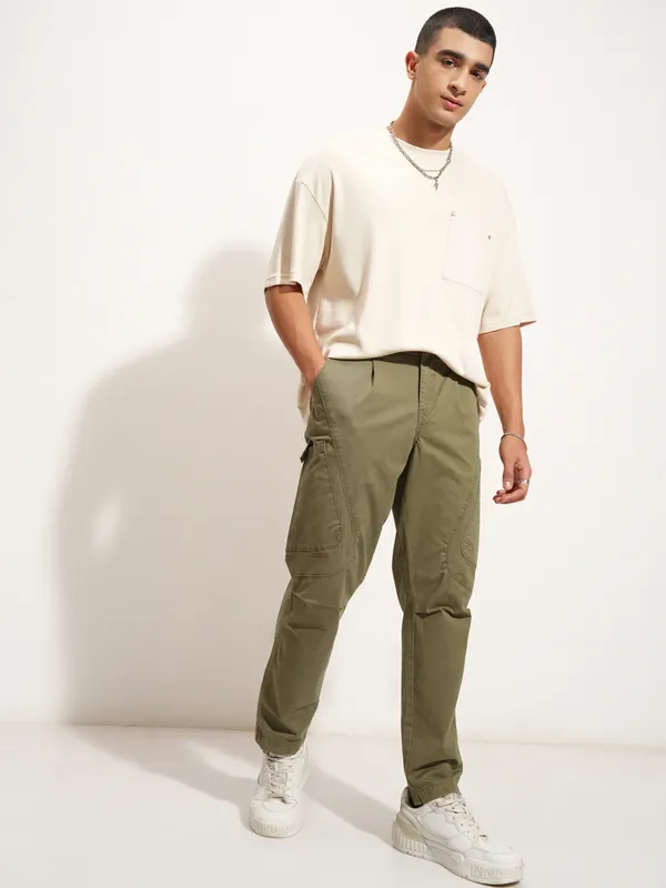 Highlander Men Brown Relaxed Fit Solid Cargo