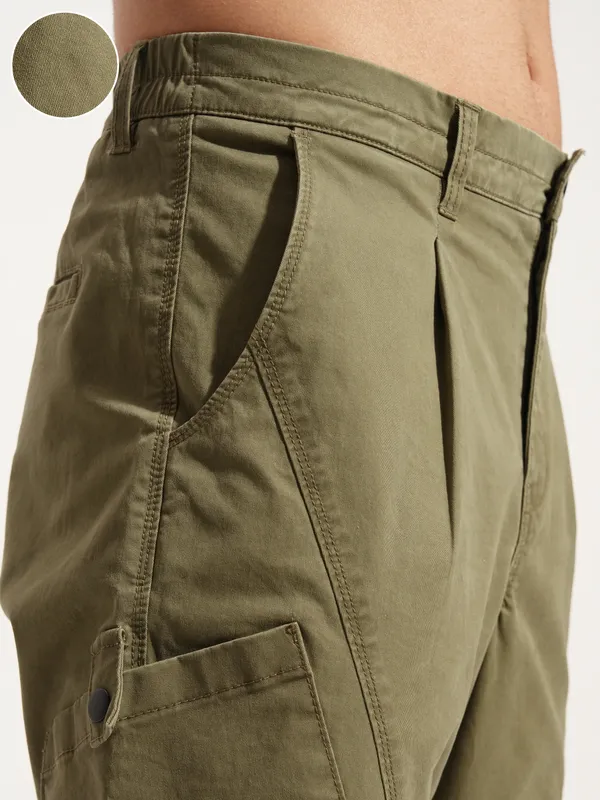 Highlander Men Brown Relaxed Fit Solid Cargo