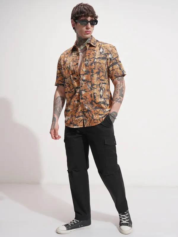 Highlander Men Black Relaxed Fit Solid Cargo